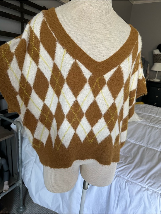 Free People Sweaters - Free People Brown and White Argyle V-Neck Sweater Vest, size large